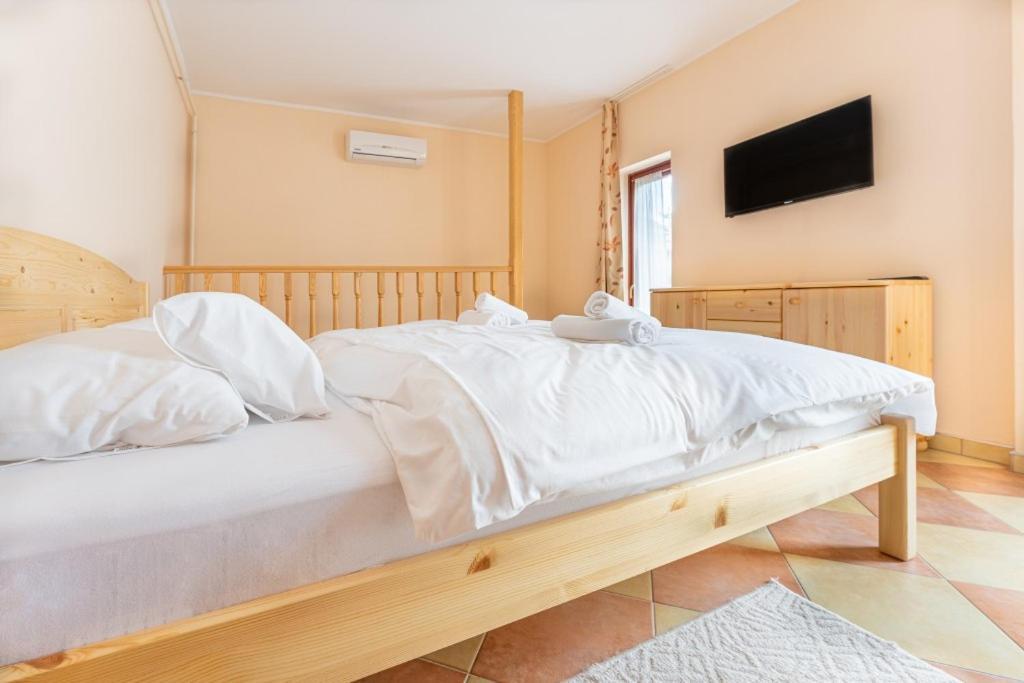 Varazsko Apartman Gyula Bagian luar foto