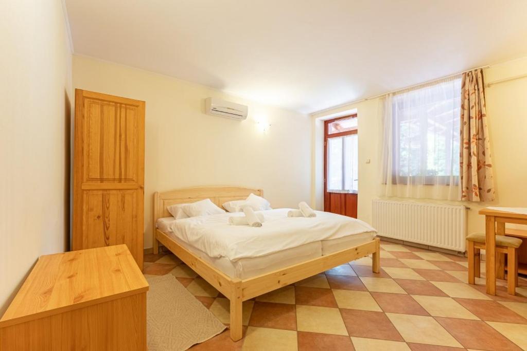 Varazsko Apartman Gyula Bagian luar foto