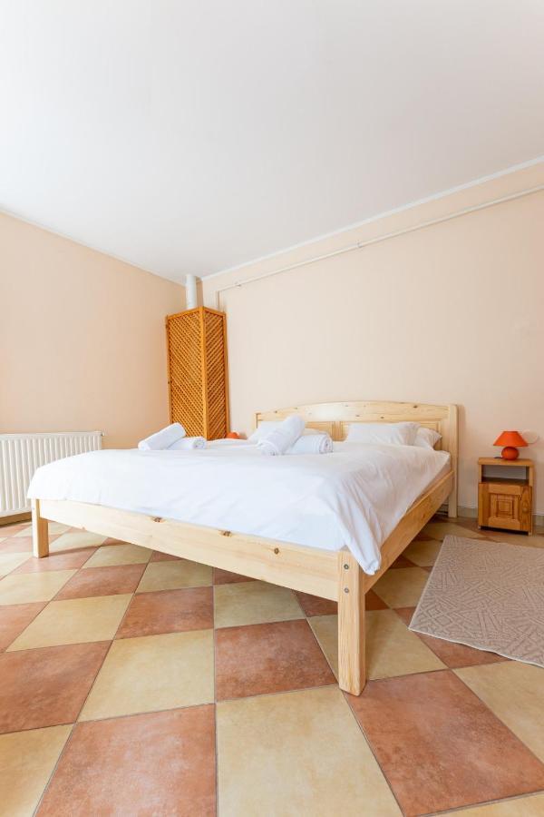 Varazsko Apartman Gyula Bagian luar foto