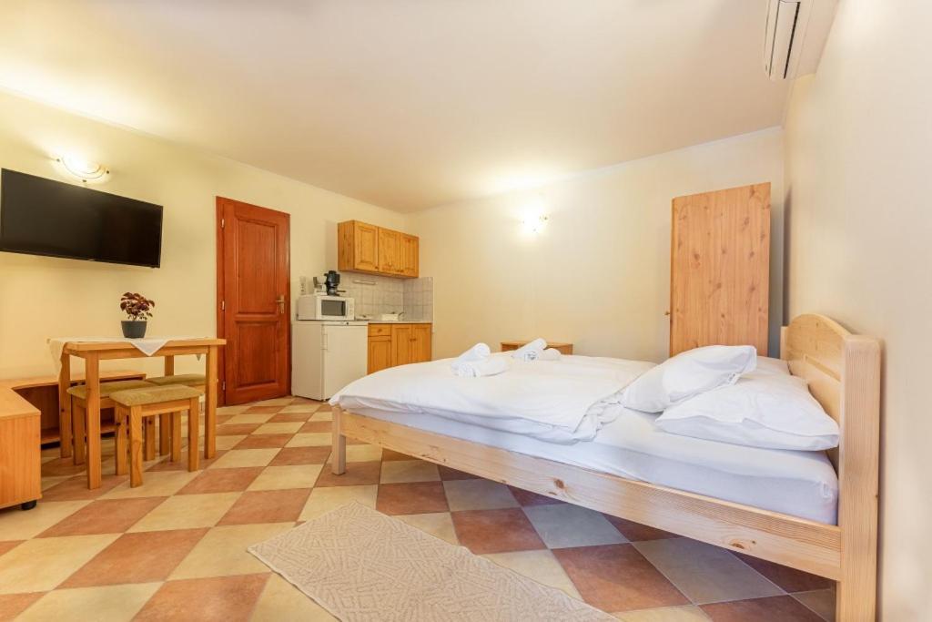 Varazsko Apartman Gyula Bagian luar foto