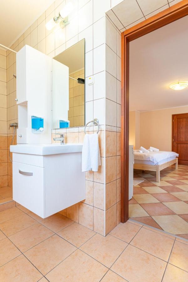 Varazsko Apartman Gyula Bagian luar foto